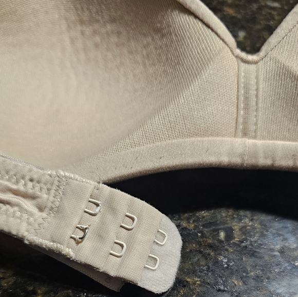 Gently used girl's bras, size 32A - Picture 4 of 11